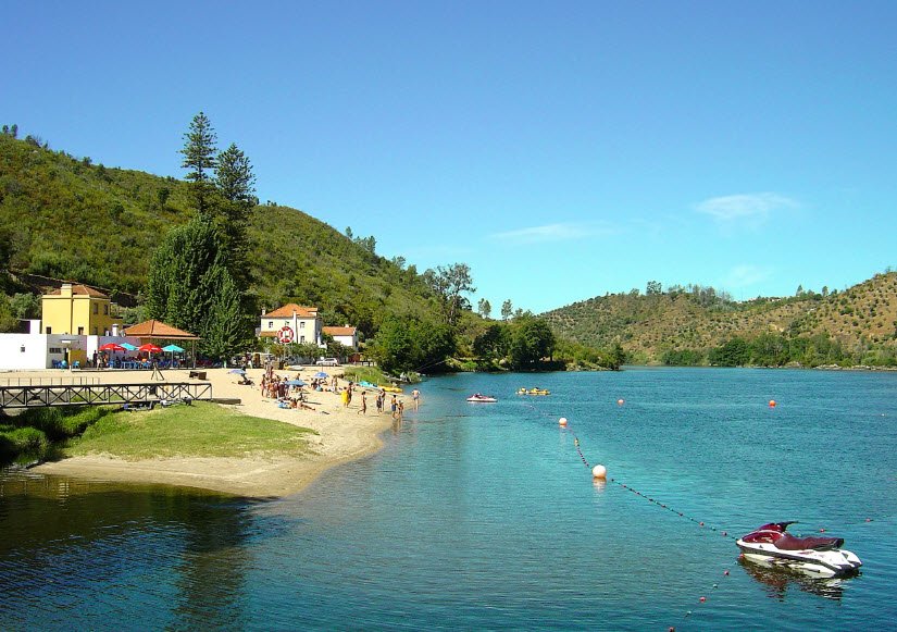 Praia Fluvial do Muro, Portugal